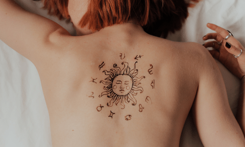dos femme lune astrologie